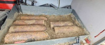 Iași: Proiectile explozive neexplodate de calibru 150 milimetri, ridicate de pirotehniștii ISU de pe șantierul autostrăzii A8