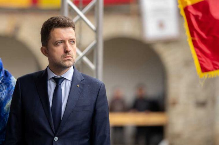 Neamț: Nu cer încredere necondiționată, ci șansa de a o câștiga prin ce voi face, susține prefectul Vlad Grigorean