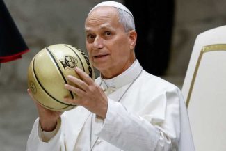 Papa Leon a primit la Vatican echipa de baschet a fostei sale universități din Statele Unite