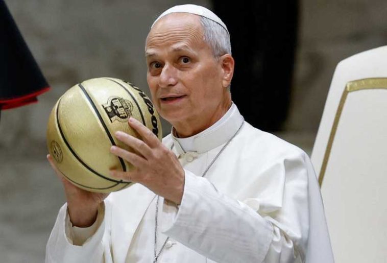 Papa Leon a primit la Vatican echipa de baschet a fostei sale universități din Statele Unite