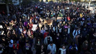 Franța: Început calm pentru ‘Actul 3’ al protestelor; apel la noi acțiuni marțea și joia viitoare