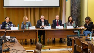 Adrian-Victor Vevera, directorul general al ICI București, la un panel despre reziliență și suveranitate digitală în contextul reglementării inteligenței artificiale.