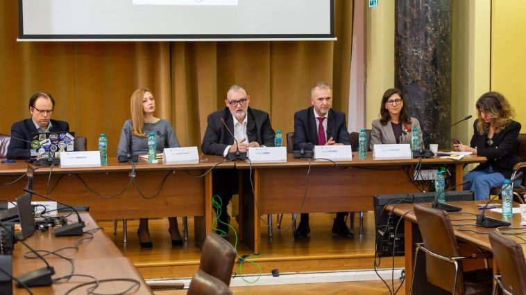Adrian-Victor Vevera, directorul general al ICI București, la un panel despre reziliență și suveranitate digitală în contextul reglementării inteligenței artificiale.