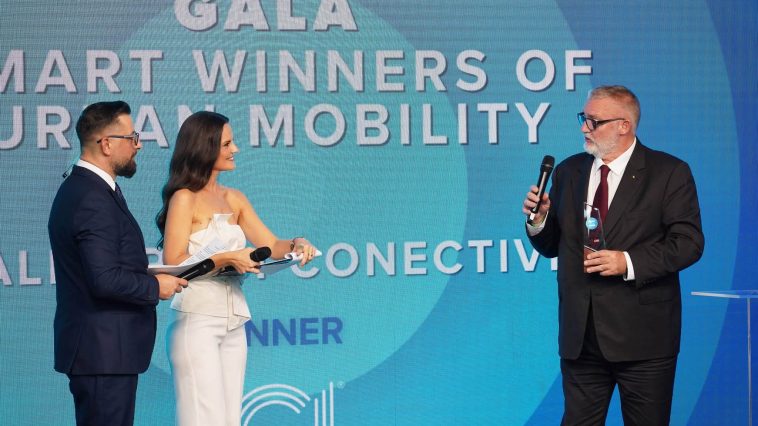 Adrian-Victor Vevera, directorul general al ICI București, primește premiul pentru Digitalizare și conectivitate la Gala Smart Winners of Urban Mobility 2026