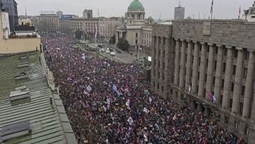 În timp ce Serbia se îndreaptă spre alegeri, studenţii se conturează ca cea mai mare ameninţare la adresa „domniei” îndelungate a lui Aleksandar Vučić