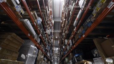 INS: Afacerile din comerțul cu ridicata au crescut cu 0,3% în primele opt luni ale anului