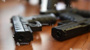 Administratorul unei firme din Sectorul 1, reclamat că trage cu pistolul după porumbei