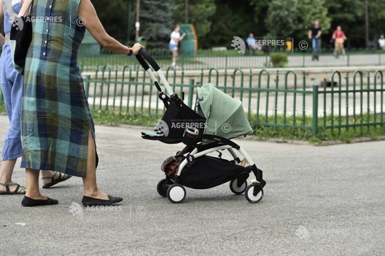Program de guvernare/Indemnizația de creștere a copilului ar putea fi păstrată după revenirea la muncă; scutire de CASS pentru mame