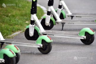 Caraș-Severin: Accident rutier între două trotinete electrice, la Reșița; unul dintre conducători era băut