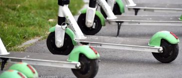 Caraș-Severin: Accident rutier între două trotinete electrice, la Reșița; unul dintre conducători era băut