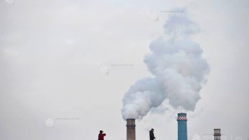INS: Emisiile industriale GES au scăzut cu 39,3% în 2024 față de 2008; emisiile generate de gospodării, în creștere cu 1,1%