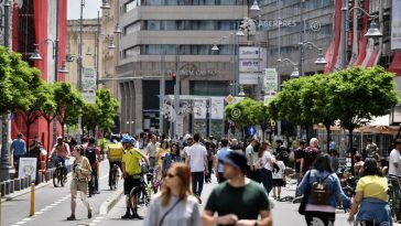 Peste 4 din 10 angajați români de minimum 55 de ani sunt dispuși să lucreze și după vârsta de pensionare (studiu)