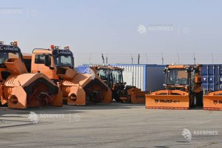 Utilajele de deszăpezire ale celor două aeroporturi sunt pregătite să intervină la nevoie (CNAB)