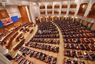 Parlament/ A început ședința de învestire a Guvernului propus de Luca Niculescu
