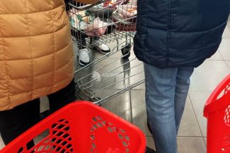 O familie cu doi copii are nevoie de 11.668 de lei lunar pentru un trai decent (Monitorul Social)