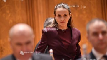 Parlament – învestire Guvern/Țoiu (USR): E ultimul moment în care PSD cere toată puterea și o primește cadou