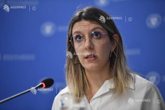 Congres USR/Diana Buzoianu: Noi am scos neamurile din instituții, ei își aduc acum înapoi cumetriile