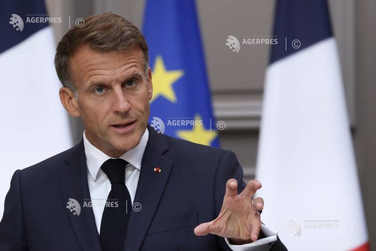 Emmanuel Macron asistă la un test cu rachetă nucleară lansată fără încărcătură de pe un submarin