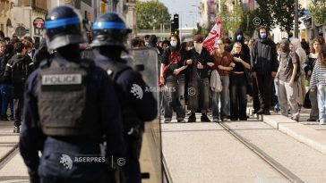 Franța: 400-500 de licee vor avea cursurile suspendate ‘total sau parțial’ luni în urma protestelor (ministru)
