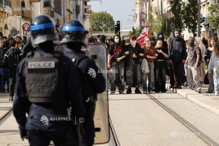 Franța: 400-500 de licee vor avea cursurile suspendate ‘total sau parțial’ luni în urma protestelor (ministru)