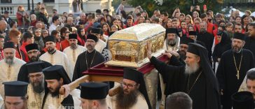 Iași: Racla cu moaștele Sfântului Cuvios Paisie de la Sihăstria, adusă la Mitropolia Moldovei și Bucovinei