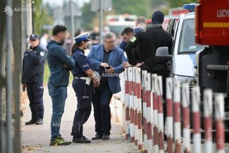 Polonia: Guvernul a trimis luni peste 20.000 de polițiști în școli după o serie de atacuri prin înjunghiere
