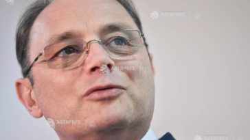 Niculescu, după discuțiile cu partidele și grupurile parlamentare: Sunt optimist; toate opțiunile rămân în picioare