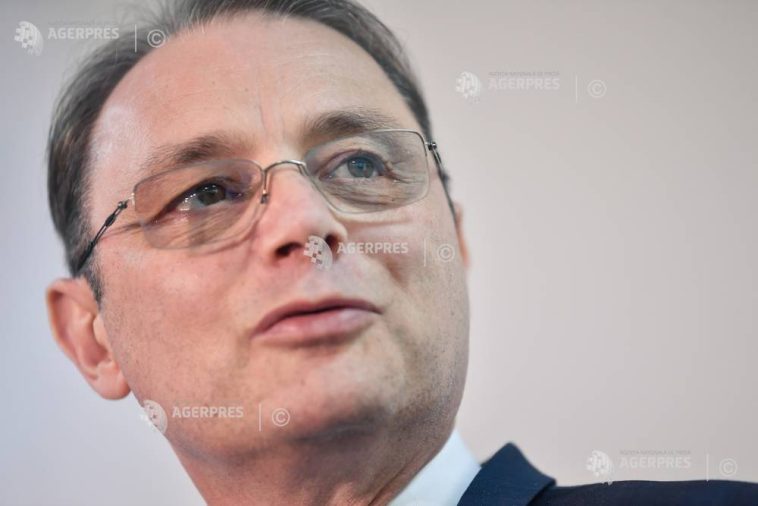 Niculescu, după discuțiile cu partidele și grupurile parlamentare: Sunt optimist; toate opțiunile rămân în picioare