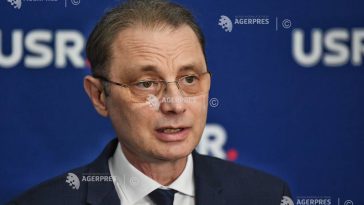 Niculescu: Aș prefera un guvern politic; discuțiile sunt deschise și nu vreau să-mi închid nicio poartă de dialog