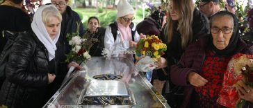 Iași: Prezență numeroasă la slujba de hramul Sfintei Parascheva; oficiază 28 de ierarhi din mai multe țări