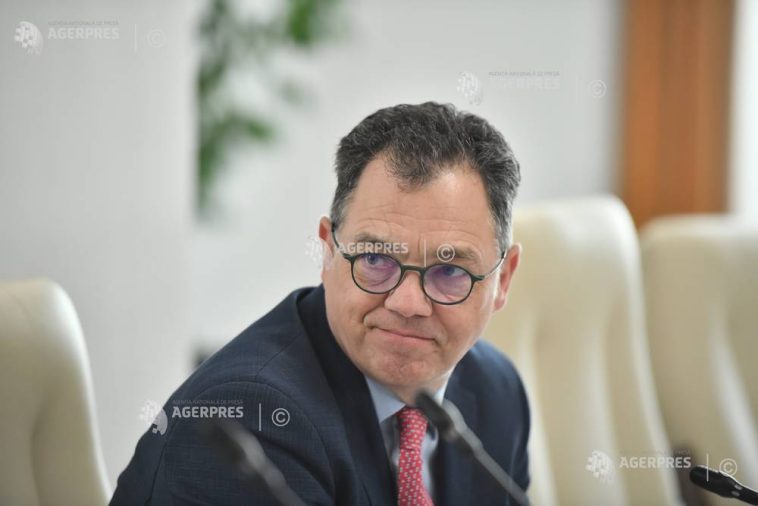 Parlament – audieri miniștri/ Ștefan-Radu Oprea – aviz favorabil pentru funcția de ministru al Apărării