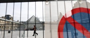 Franța: Interdicție de circulație în noaptea de luni spre marți în unele zone din Paris