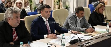 Ministrul propus al Transporturilor: TAROM nu se va închide