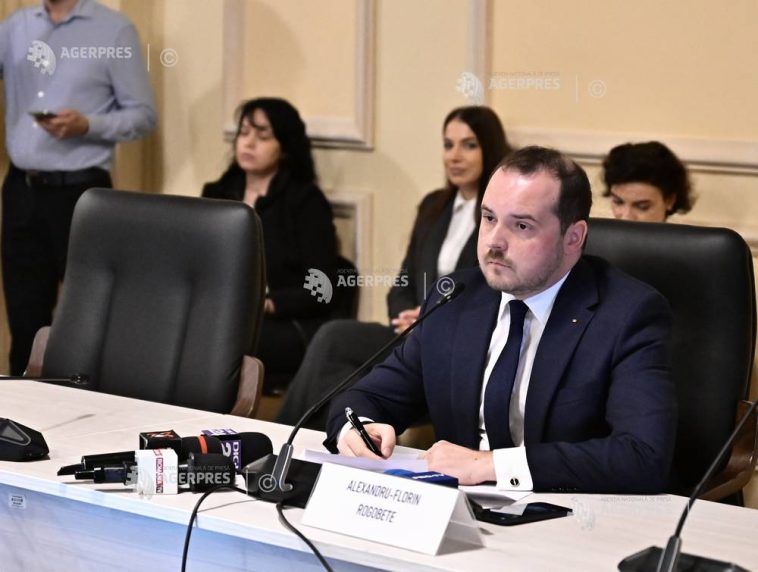 Rogobete: Lui Bolojan îi este greu să înțeleagă un tabel macroeconomic și macroeconomia, în general, n-a înțeles-o