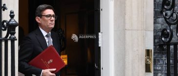 Premierul Andy Burnham îi îndeamnă pe britanici să se pregătească pentru situații de urgență