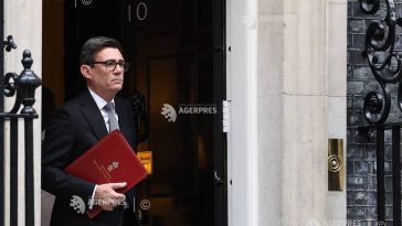 Premierul Andy Burnham îi îndeamnă pe britanici să se pregătească pentru situații de urgență