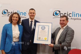 Hunedoara: Record mondial înregistrat de o clinică oftalmologică din Deva; 130 de cristaline înlocuite într-o zi
