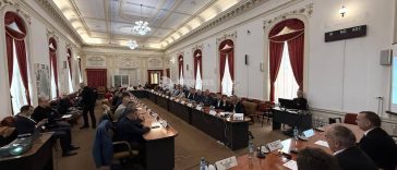 Bihor: Soluții pentru combaterea secetei în județ – stocarea apei în canale, bazine agricole și rezervoare flexibile