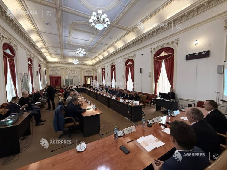Bihor: Soluții pentru combaterea secetei în județ – stocarea apei în canale, bazine agricole și rezervoare flexibile