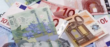 Depreciere puternică a leului în raport cu euro și dolarul american; moneda europeană a fost cotată la 5,3447 lei