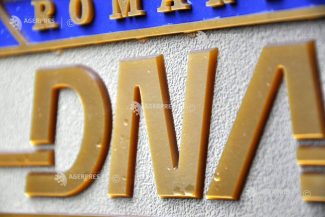DNA: Primarul din Slănic Moldova – prins în flagrant când primea 6.000 de euro mită