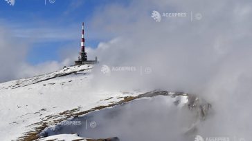 VIDEO Prahova: Iarna s-a instalat la altitudini mari; în weekend, condițiile meteorologice pot deveni deosebit de dificile