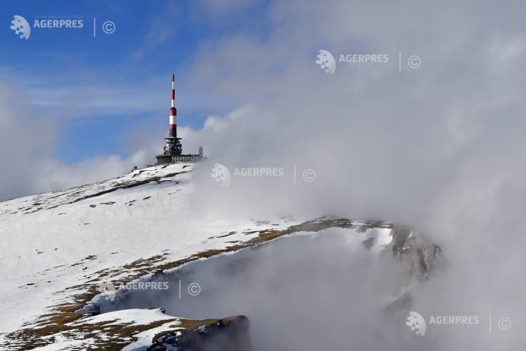 VIDEO Prahova: Iarna s-a instalat la altitudini mari; în weekend, condițiile meteorologice pot deveni deosebit de dificile