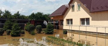 Trei din 10 români intenționează să încheie atât o asigurare obligatorie, cât și una facultativă pentru locuință (sondaj)