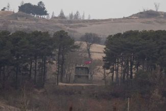 Coreea de Sud propune Coreei de Nord negocieri militare privind trasarea liniei de demarcaţie militară terestră şi restabilirea liniilor de comunicaţii militare, după mai multe incidente grave