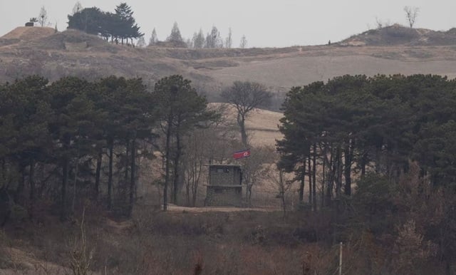 Coreea de Sud propune Coreei de Nord negocieri militare privind trasarea liniei de demarcaţie militară terestră şi restabilirea liniilor de comunicaţii militare, după mai multe incidente grave