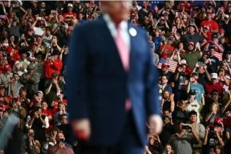 ANALIZĂ: Trump şi republicanii, împinşi în corzi înaintea alegerilor
