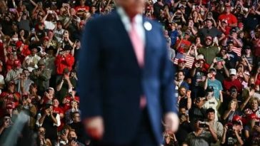 ANALIZĂ: Trump şi republicanii, împinşi în corzi înaintea alegerilor