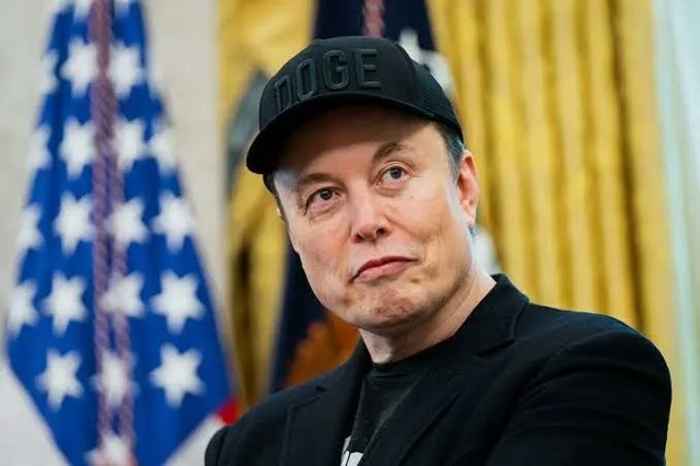 Elon Musk spune că nu el a fost cel care a impus restricţii asupra Starlink în Ucraina şi sugerează că Trump se află în spatele acestei decizii. Care este diferenţa dintre Starlink şi Starshield?