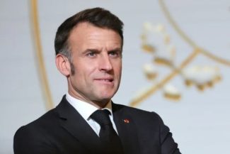 Macron urmează să efectueze un turneu în Kuwait, Emiratele Arabe Unite, Bahrain şi Qatar de luni şi până miercuri, pentru a a securiza aprovizionări cu ”motorină şi petrol” de la cele patru ţări de la Golful Persic